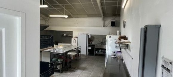 112m² Commercial property in Lisses, France No. 351769 4