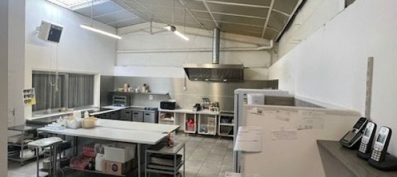 112m² Commercial property in Lisses, France No. 351769 6