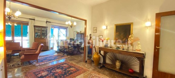 4 bedrooms Apartment in Rome, Italy No. 313415 10