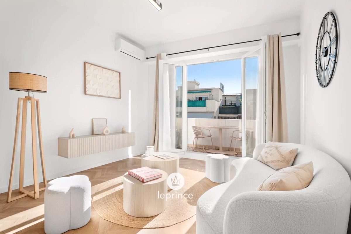 Apartamento de 2 dormitorios en Nice, France No. 344311