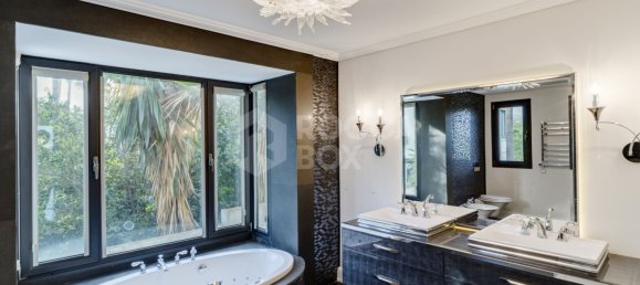 6 bedrooms Villa in Marbella, Spain No. 98931 35