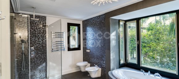 6 bedrooms Villa in Marbella, Spain No. 98931 38