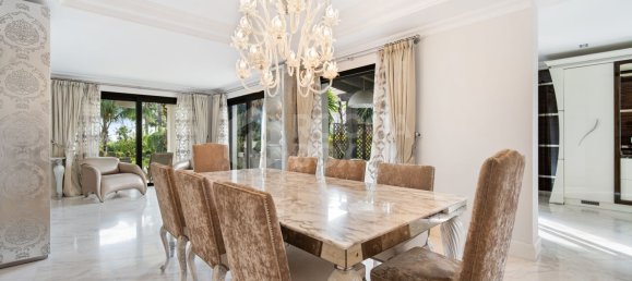 6 bedrooms Villa in Marbella, Spain No. 98931 21