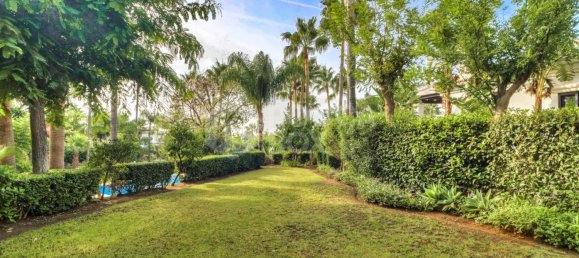 6 bedrooms Villa in Marbella, Spain No. 98931 24