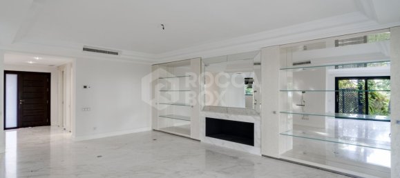 6 bedrooms Villa in Marbella, Spain No. 98931 10