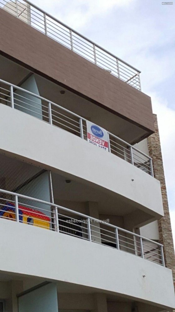 3 bedrooms Apartment in Montevideo, Uruguay No. 9716