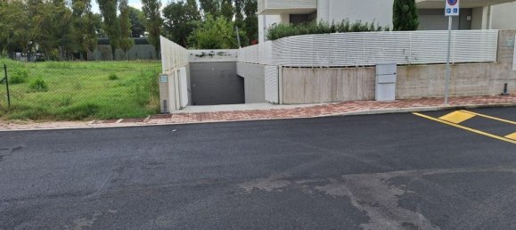 6 bedrooms Apartment in Fano, Italy No. 374084 3