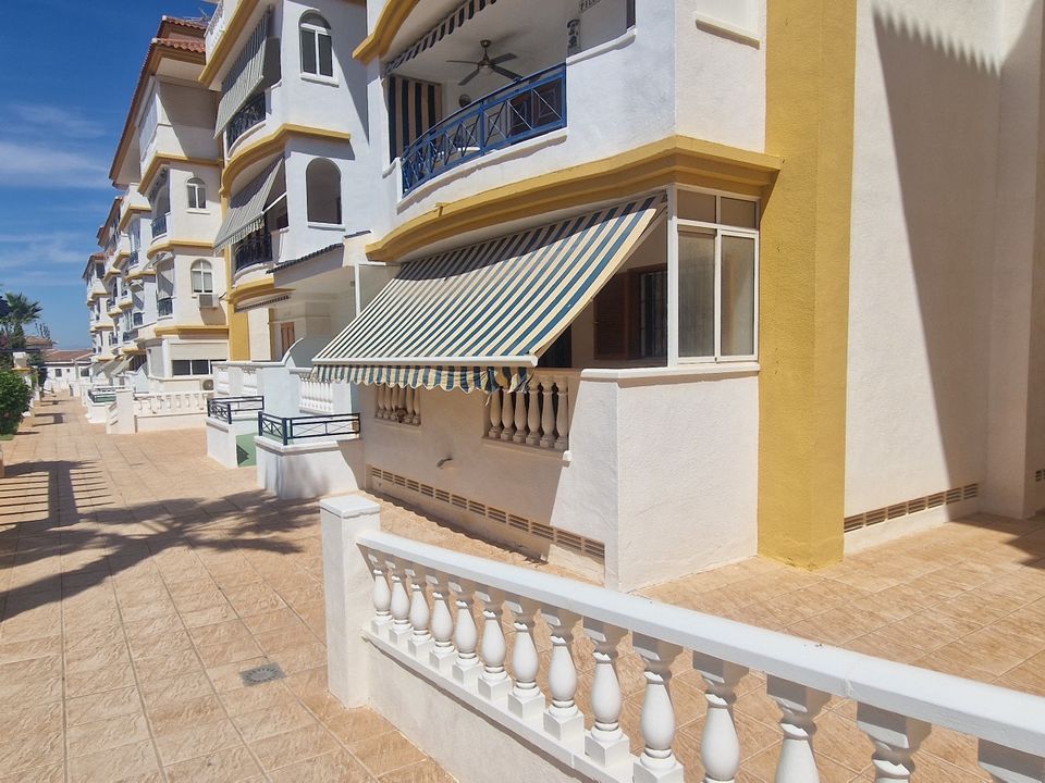2 bedrooms Apartment in Torrevieja, Spain No. 275851