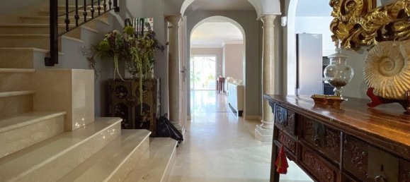 5 bedrooms House in Marbella, Spain No. 129863 2