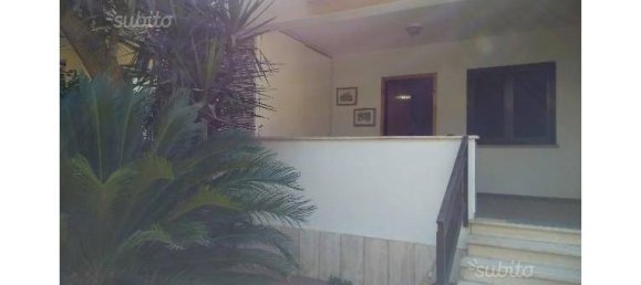 3 rooms House in Rome, Italy No. 254015 3