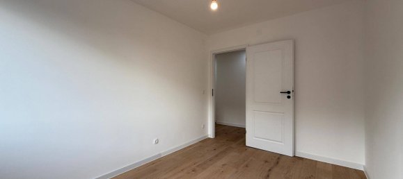 2 rooms Apartment in Ottakring, Austria No. 190034 3