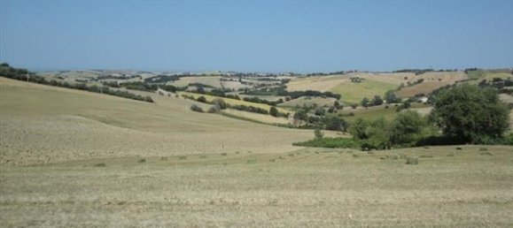 Casa de 3 habitaciónes en San Costanzo, Italy No. 81583 3