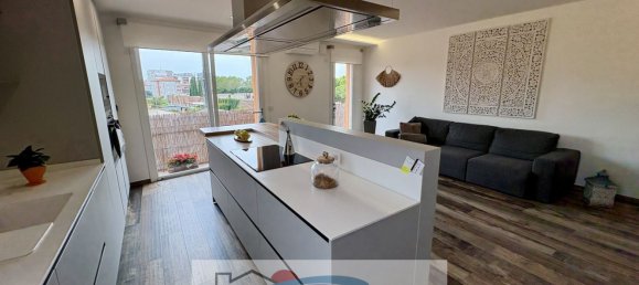 3 bedrooms Apartment in Chioggia, Italy No. 381281 7