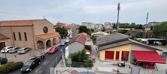 3 bedrooms Apartment in Chioggia, Italy No. 381281 9