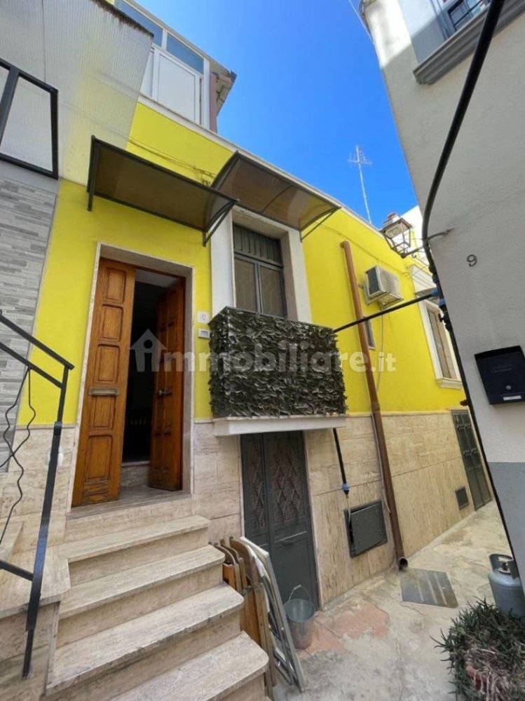 2 bedrooms House in Capurso, Italy No. 335701