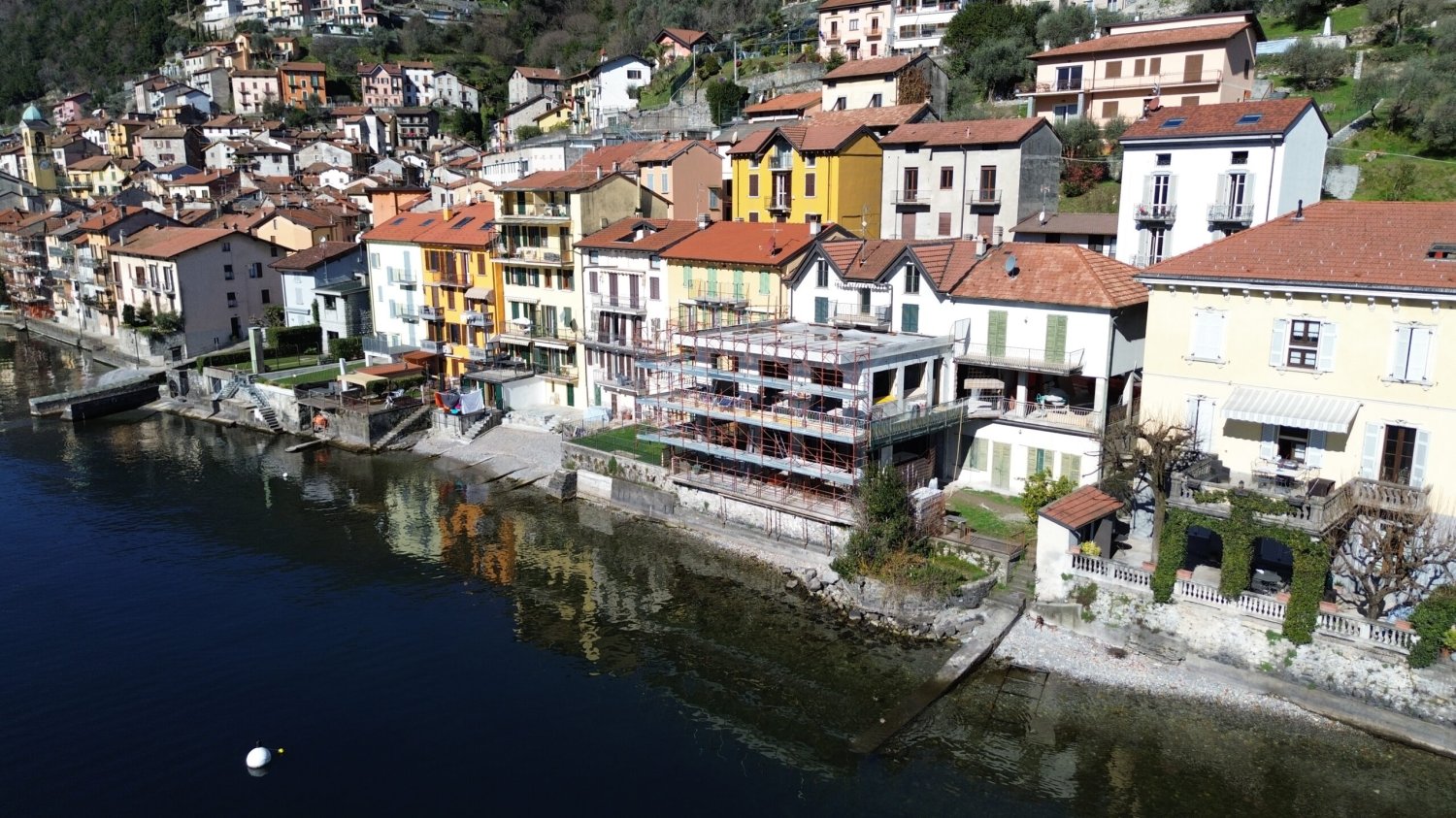 Дом с 4 спальнями в Колонно, Италия № 93745