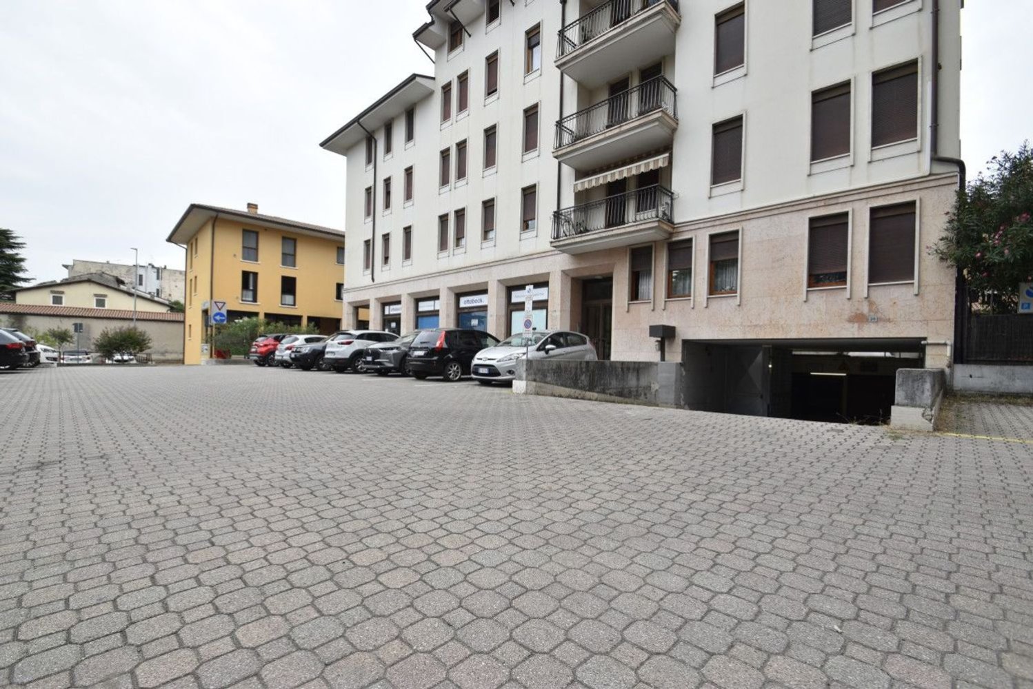 Garage in Bussolengo, Italy 15m², Nr. 379547