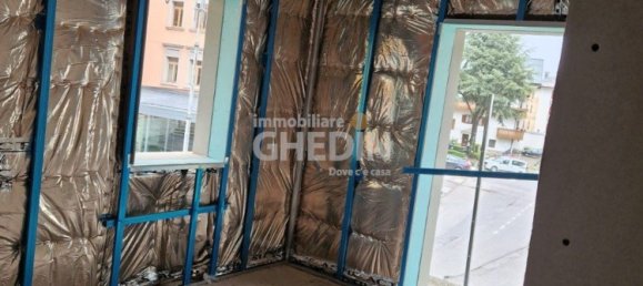 5 rooms Apartment in Pieve di Cadore, Italy No. 119401 2