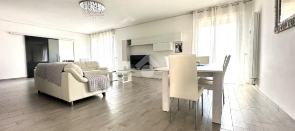 6 rooms Apartment in Modena, Italy No. 230788 18
