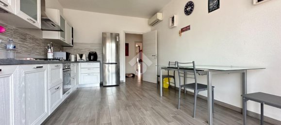 6 rooms Apartment in Modena, Italy No. 230788 17