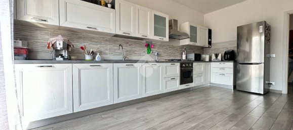 6 rooms Apartment in Modena, Italy No. 230788 13