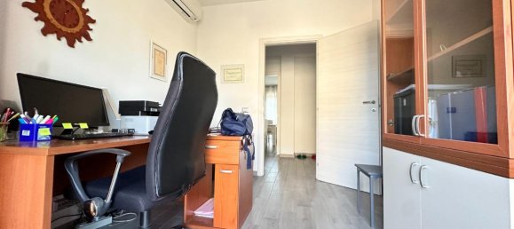 6 rooms Apartment in Modena, Italy No. 230788 23