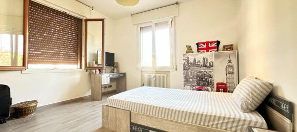 6 rooms Apartment in Modena, Italy No. 230788 19