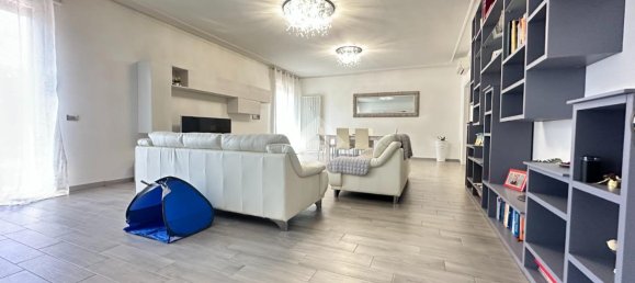 6 rooms Apartment in Modena, Italy No. 230788 6