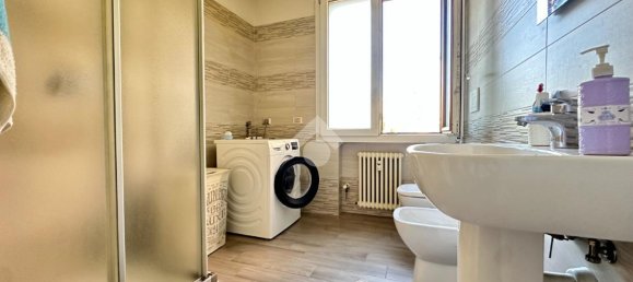 6 rooms Apartment in Modena, Italy No. 230788 15