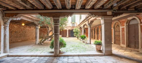 3 bedrooms Penthouse in Venice, Italy No. 159453 22