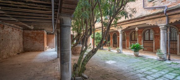 3 bedrooms Penthouse in Venice, Italy No. 159453 23