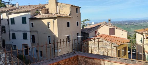 3 bedrooms House in Lajatico, Italy No. 405 3