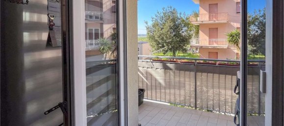 6-salle Appartement à Falconara Marittima, Italy No. 228505 15