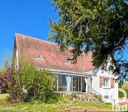 Casa de 7 habitaciónes en Tavers, France No. 290001