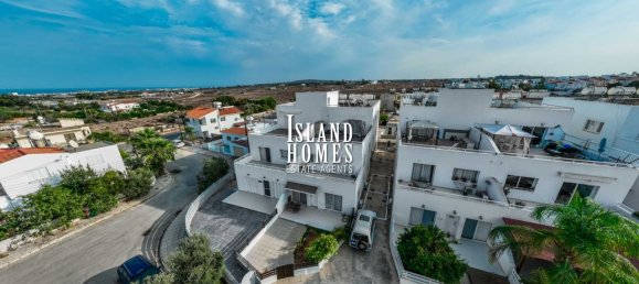 3 bedrooms House in Paralimni, Cyprus No. 24046 24