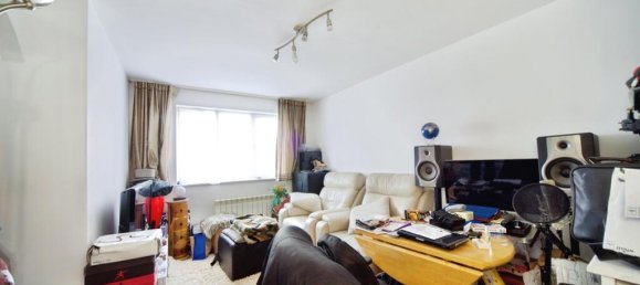 1 bedroom Apartment in Enfield, United Kingdom No. 11536 2