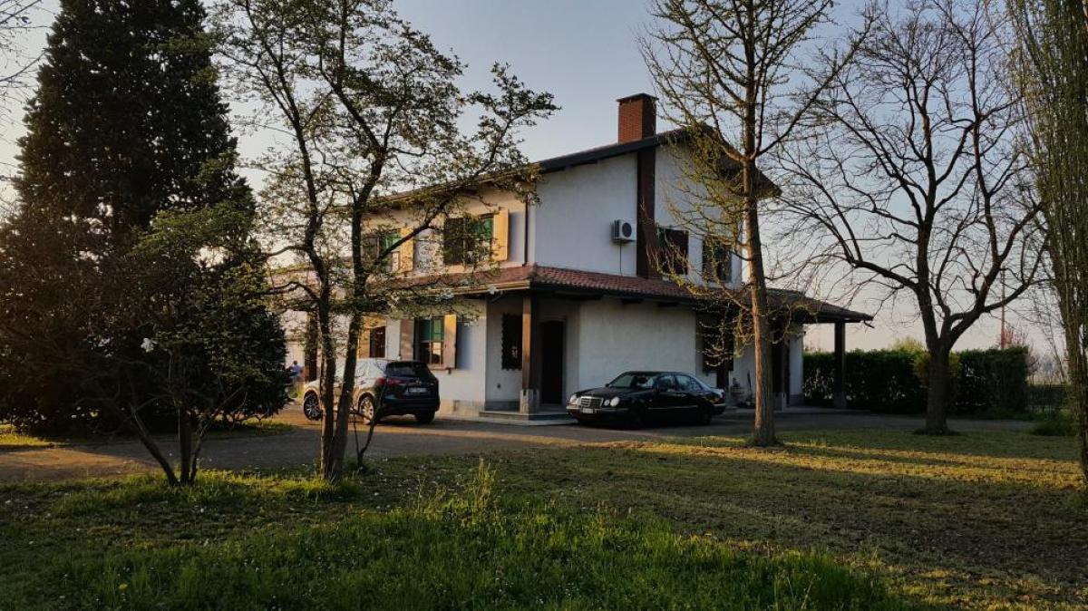 5 bedrooms Villa in Venice, Italy No. 592