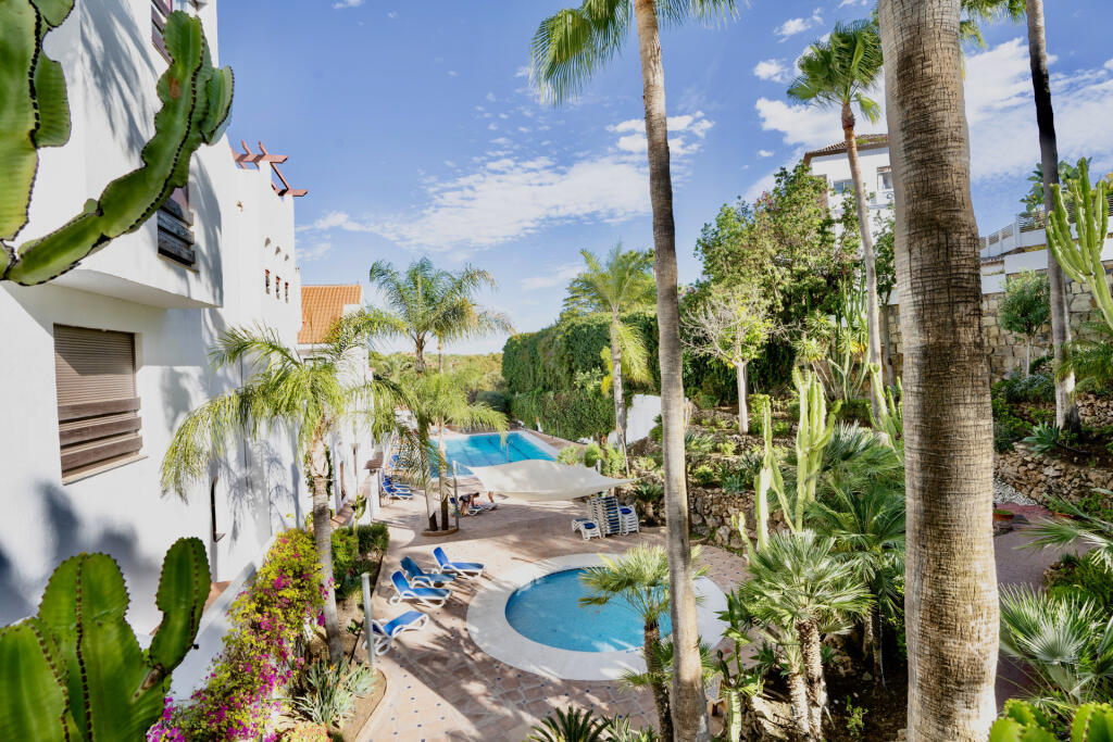 Apartamento de 2 dormitorios en Marbella, Spain No. 49501
