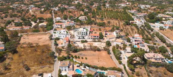1053m² Land in Loule, Portugal No. 138118 11