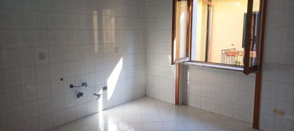 Дом с 4 спальнями в Роккапьемонте, Италия № 379058 3