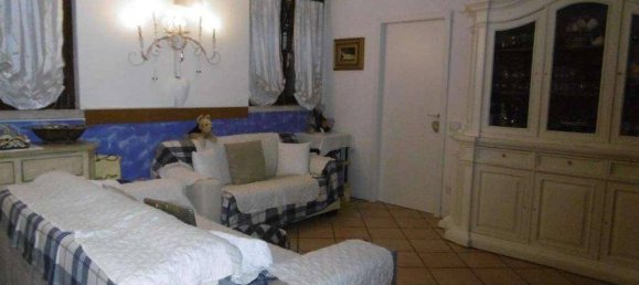 5 bedrooms Villa in Bovisio Masciago, Italy No. 279124 23