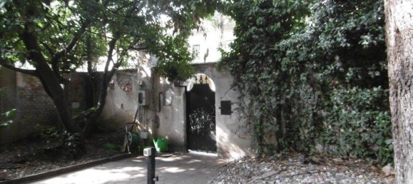 5 bedrooms Villa in Bovisio Masciago, Italy No. 279124 5