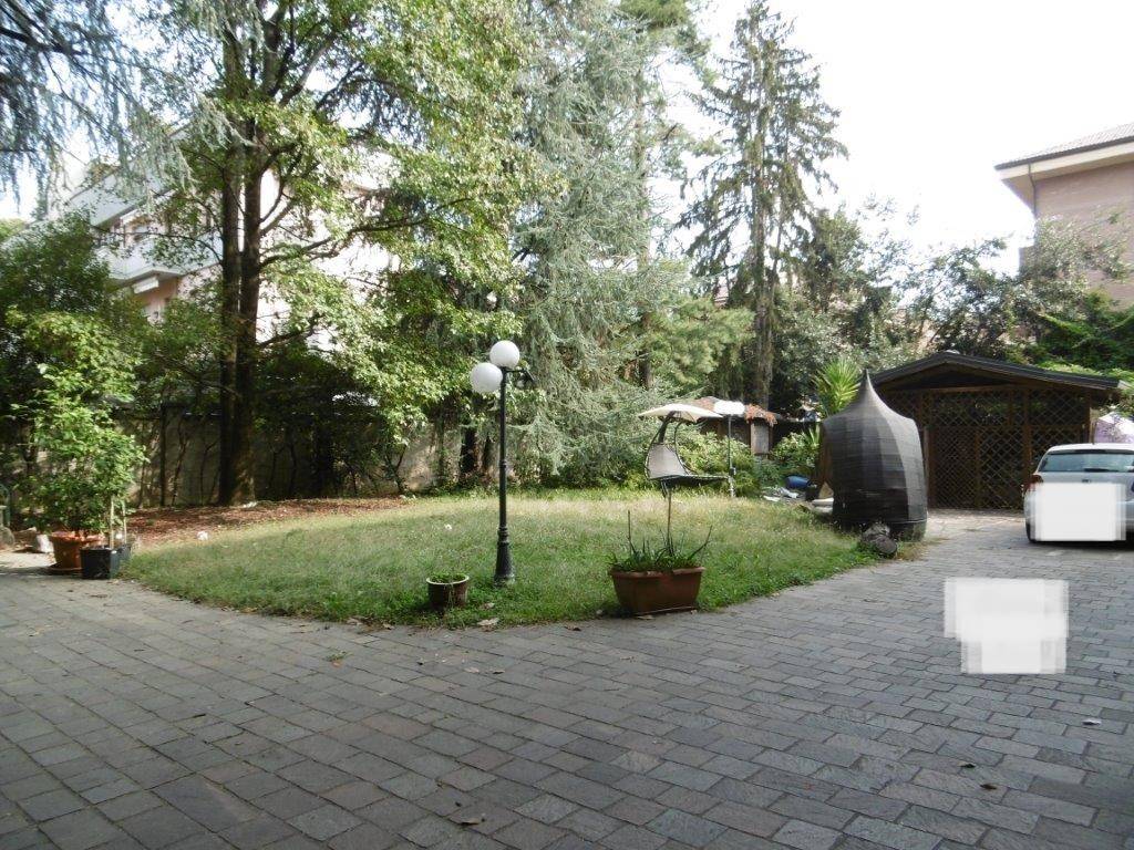 5 bedrooms Villa in Bovisio Masciago, Italy No. 279124