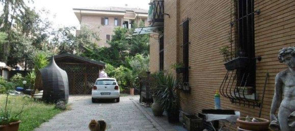 5 bedrooms Villa in Bovisio Masciago, Italy No. 279124 13