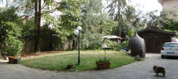 5 bedrooms Villa in Bovisio Masciago, Italy No. 279124 12