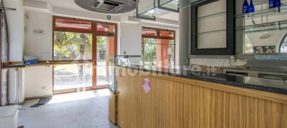 270m² Commercial property in Legnaro, Italy No. 281926 20