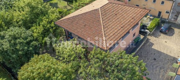 270m² Commercial property in Legnaro, Italy No. 281926 9