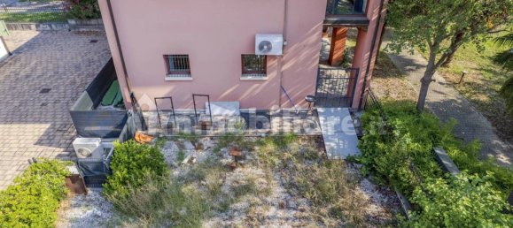 270m² Commercial property in Legnaro, Italy No. 281926 11