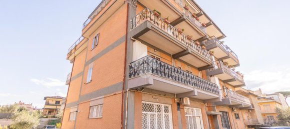 Apartamento de 2 dormitorios en Rome, Italy No. 75530 2