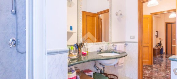Apartamento de 2 dormitorios en Rome, Italy No. 75530 20